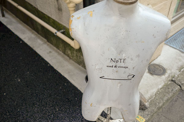 東京・高円寺の古着屋 NoTE（ノート）路地裏でこっそりと宝探しを