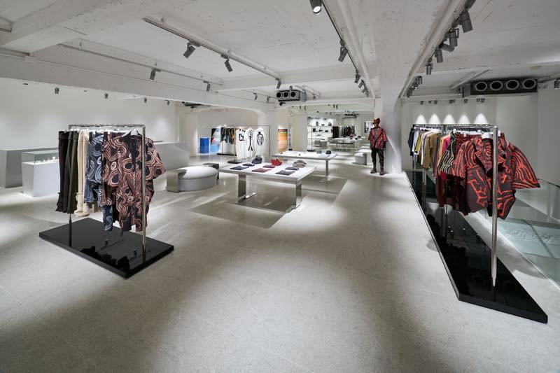 ISSEY MIYAKE(イッセイ ミヤケ)銀座で2つ目の旗艦店「ISSEY MIYAKE GINZA」をガス灯通りにオープン