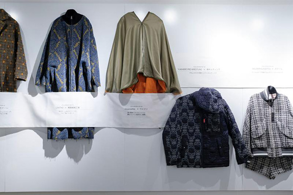 繊維産地とデザイナーを繋ぐ活動を行う糸編が、展覧会「繊維産地とデザイナーのコラボレーション展」を、表参道ROCKETで開催中。