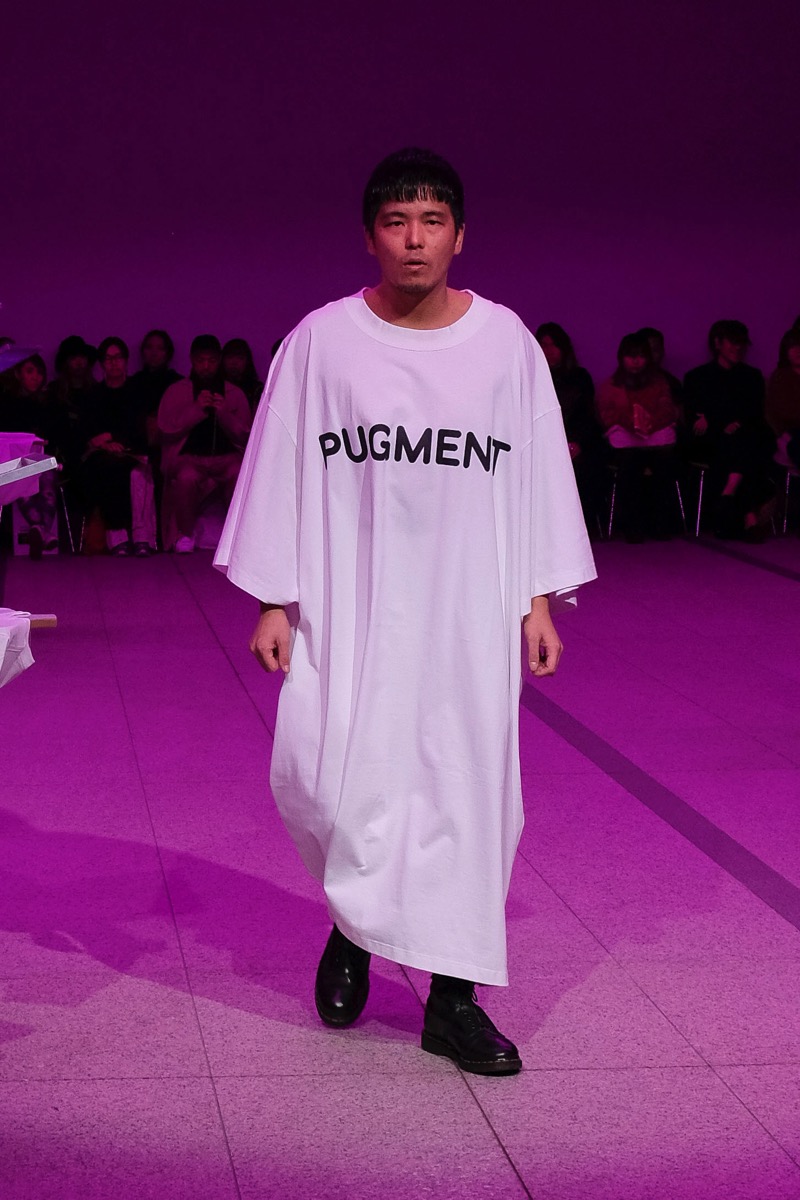 PUGMENT（パグメント）2020年春夏コレクション「Purple Plant」を、東京都現代美術館でランウェイで発表。